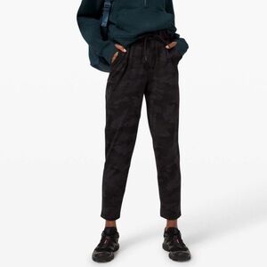 Lululemon Keep Moving Pant 7/8 High-Rise 28" Size 6